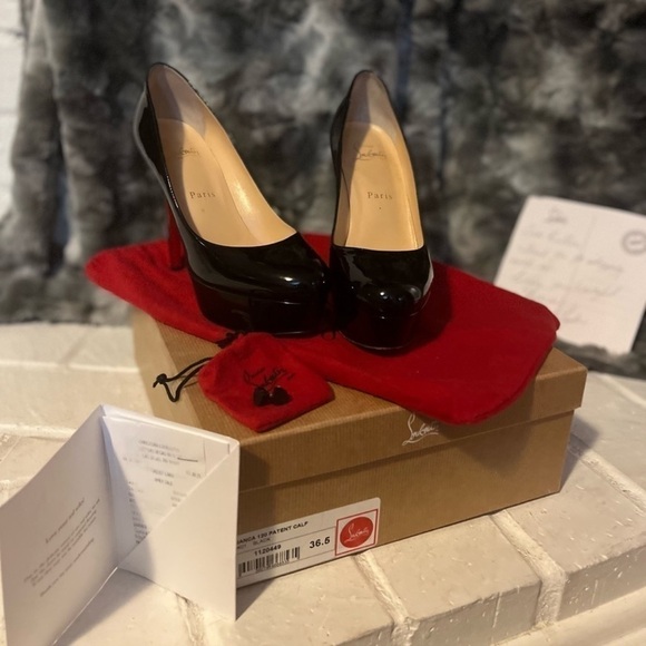 BEAUTIFUL Christian Louboutin patent leather platform heels - Picture 2 of 8